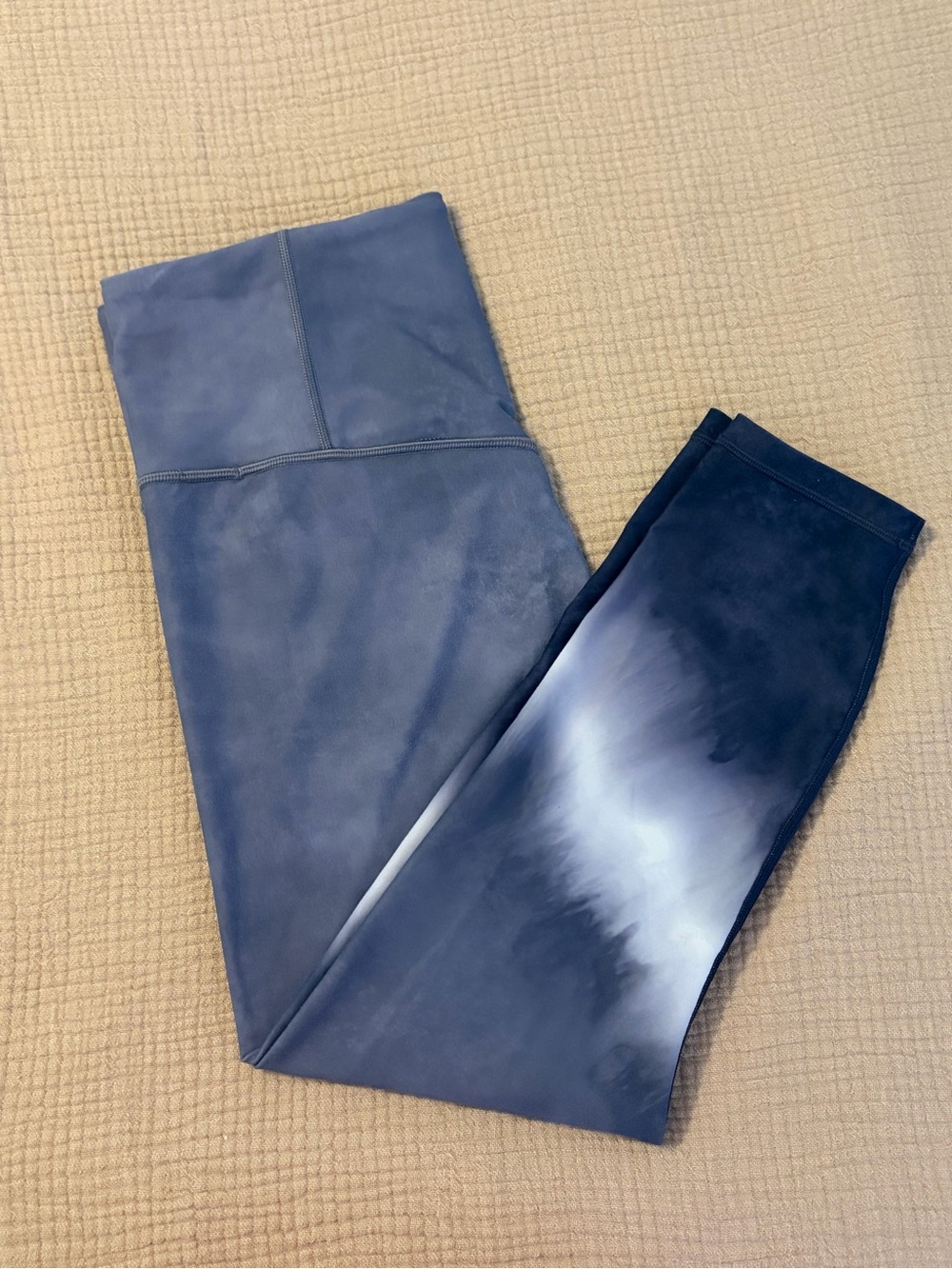 Athleta Elation 7/8 Tight Leggings Blue/Grey Shibori Tie Dye - Size Large